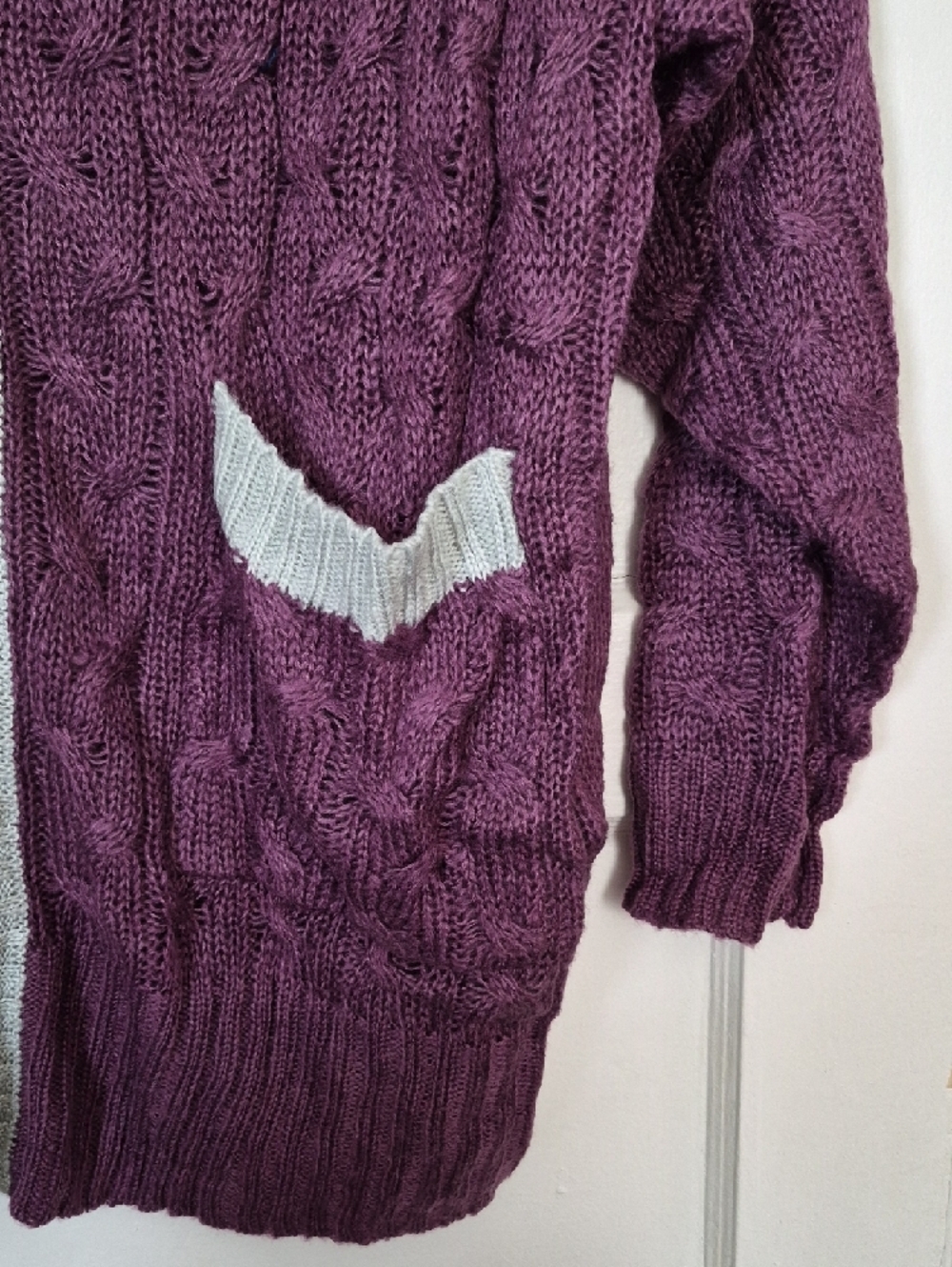 NWT Women's Mauve Purple V-Neck Cardigan Sweater with Light Gray Trim MED - Picture 6 of 12